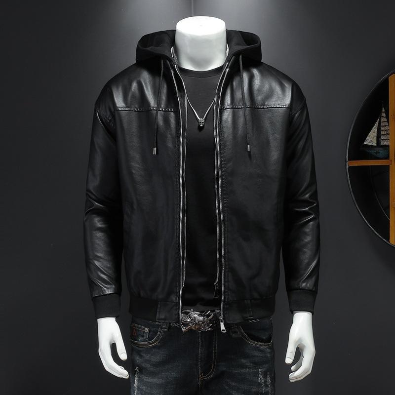 Herren-Lederjacke und neue lässige Kapuzenjacke. Hübsche Motorradjacke mit baumwollverdicktem Herrenmantel