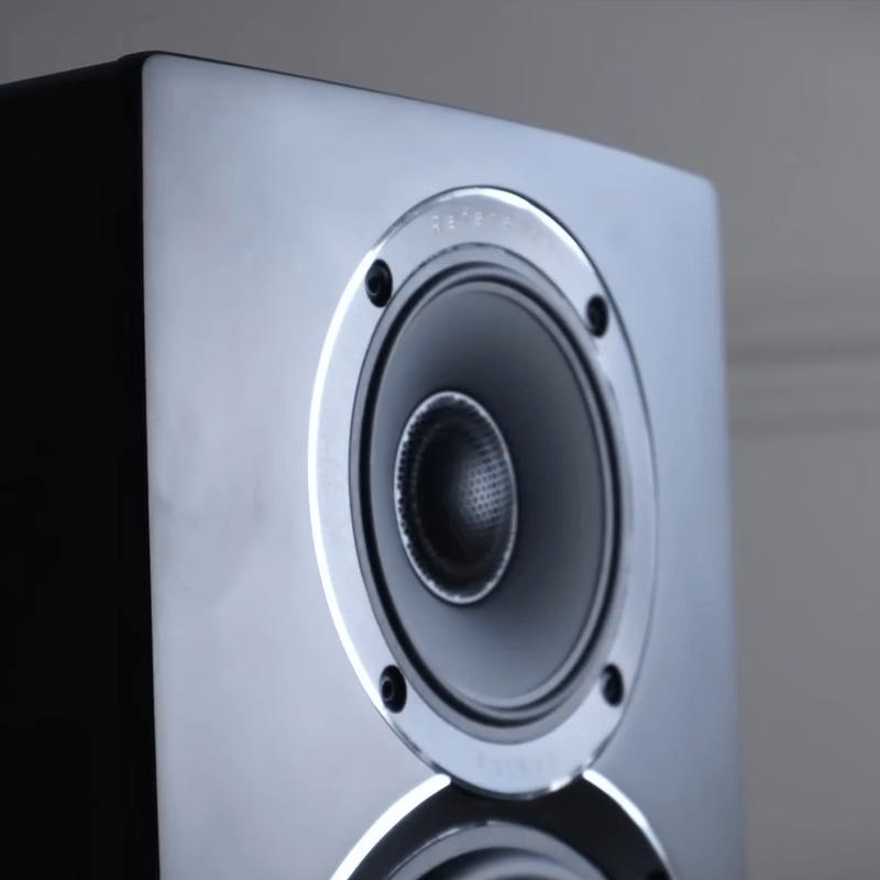 ELAC UBR62 6.5-inch Bookshelf Speakers (CN version)