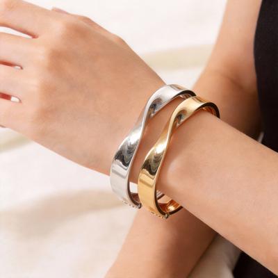 Light Luxury Premium Sense Twisted Cross Bracelet Personalized Ins Wind Irregular Alloy Bracelet