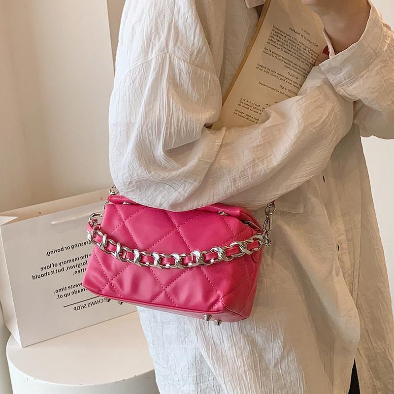 IELGY All-Match Diamond Chain Shoulder Bag Fashion Simple Cross-Body Small Square Bag