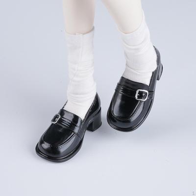 Păpuși și jucării moi – Accesorii și îmbrăcăminte pentru păpuși