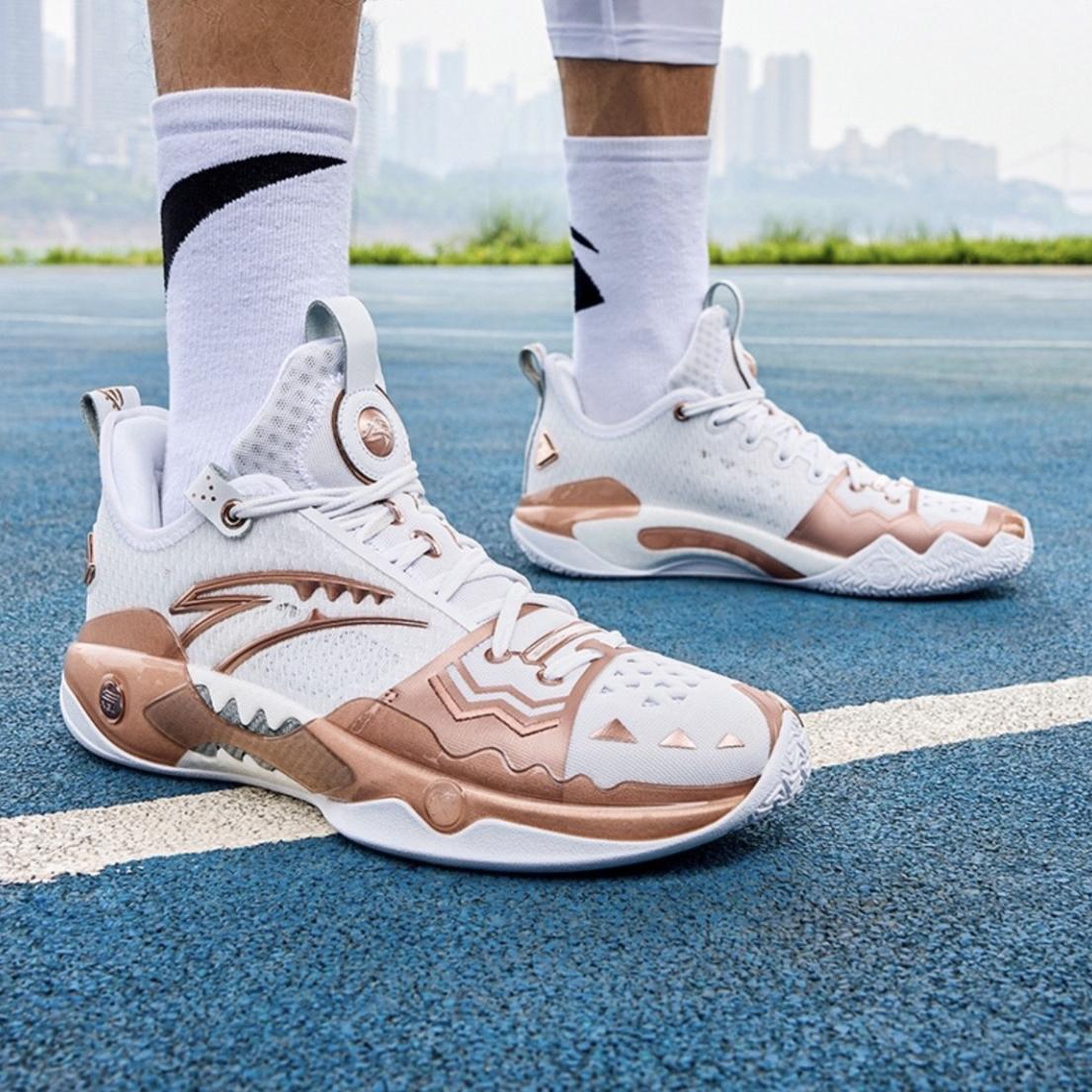 Мужские кроссовки Anta Kyrie Irving x Shock Wave 5 Pro Finals Белое золото 112331111-3 45 — фото 5