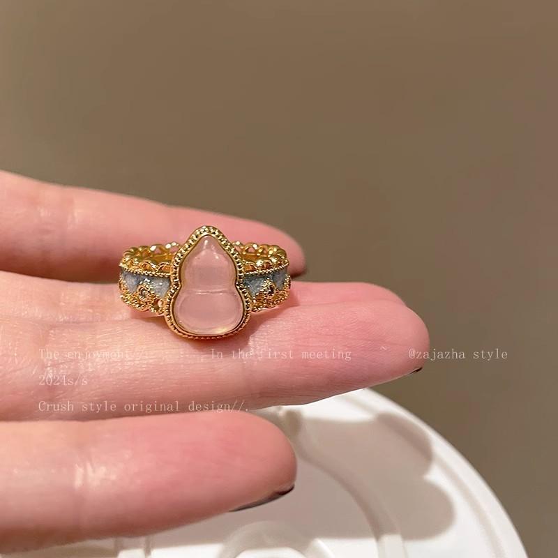 Honeycomb Lace Vintage Open Ring for Women - High-end, Luxurious Finger Ring with Elegant Style, Suitable for The Index Finger.