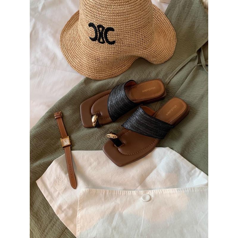 

Sheepskin version~ Straw leather soft bottom one-word slippers women s small gold buckle cover toe thick heel half slippers, wear cool slippers 40