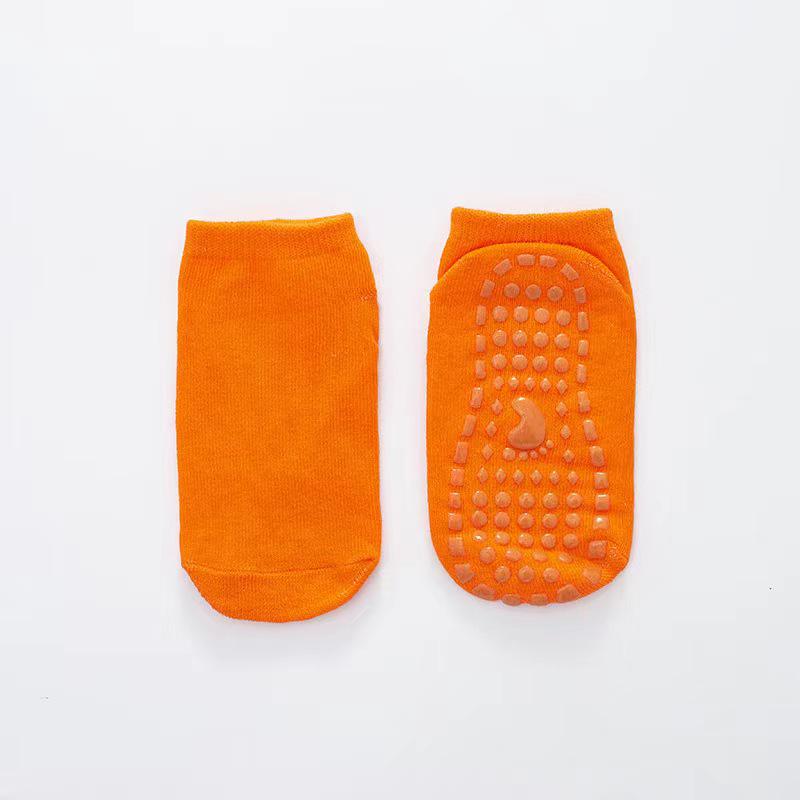 

Non-slip Trampoline and Yoga Grip Socks for Adults and Kids – Thin Style for Parent-Child Early Education Size 25-29 помаранчевий