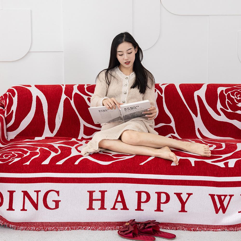 Chinese-style Red Sofa Towel. My Family Has A Chenille Sofa Cover Cloth That Is Suitable for All Seasons and A Rose Bouquet Sofa Cover Blanket.