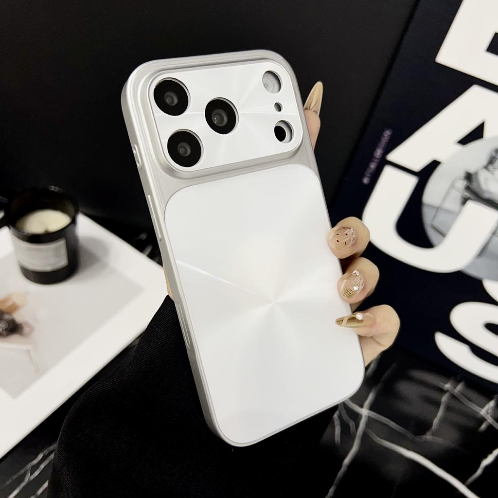 The new iPhone17promax colorful CD pattern mobile phone case is suitable for Apple's 16-second enlarged window hard case
