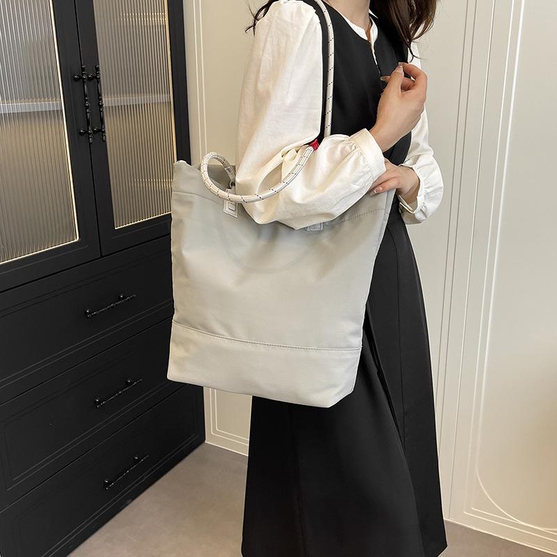 Women's Solid Color Nylon Crossbody Bag - Large Capacity, Versatile Handbag for Work and Commute