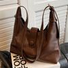 Fashionable Vintage Large Capacity Tote Bag For Women Stylish Soft Leather Design