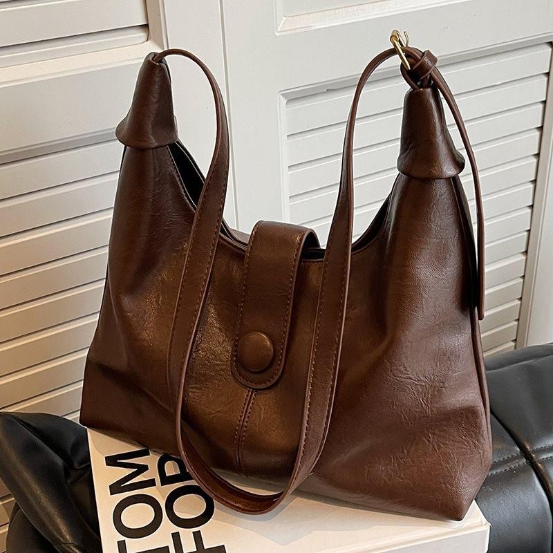 Fashionable Vintage Large Capacity Tote Bag For Women Stylish Soft Leather Design