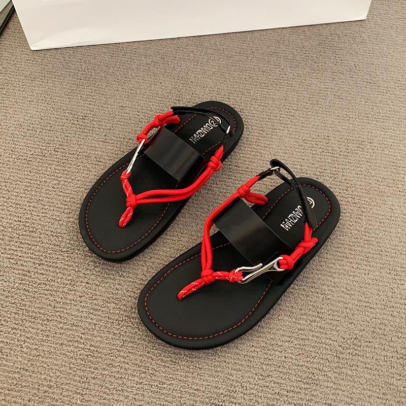 Niche flat toe sandals women's shoes summer fashion design sense fashion summer beach shoes Roman cool slippers