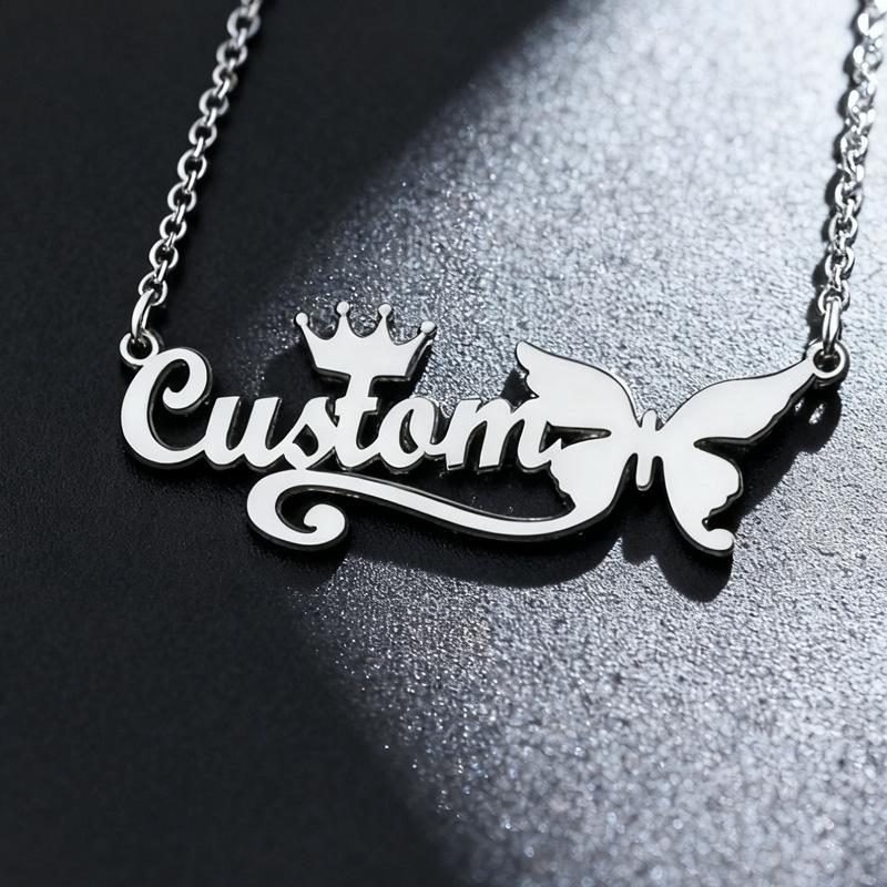 Stainless steel cut-out name necklace, fashionable butterfly crown letter necklace, popular item серебряный