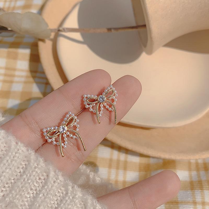 Women Girls Korean Style Camellia Baroque Pearl Earrings Fashion Vintage Jewelry Bow Heart Shape Elegant Lady Ear Rings Ear Clip
