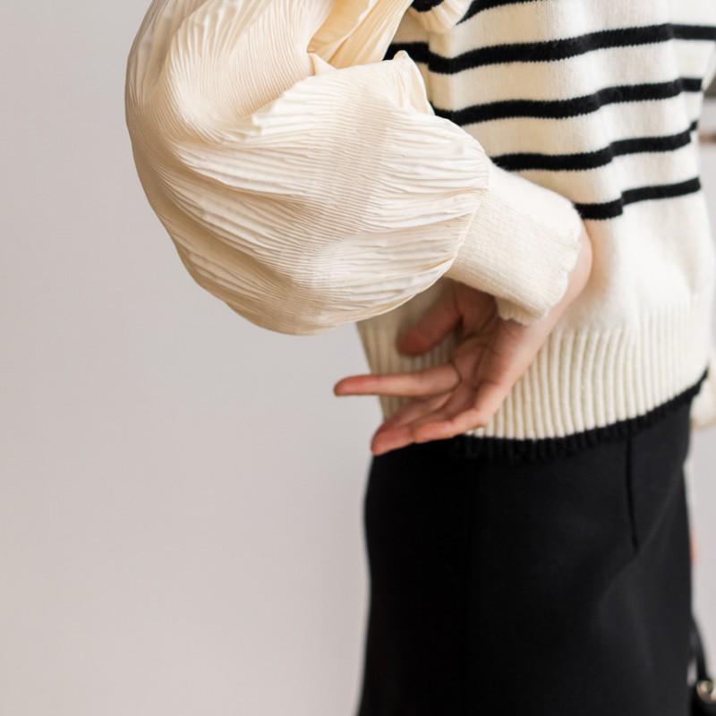 Women's Off-White Retro Patchwork Chiffon Striped Knit Sweater Shirt, One Size, Black, Korean Niche Design.
