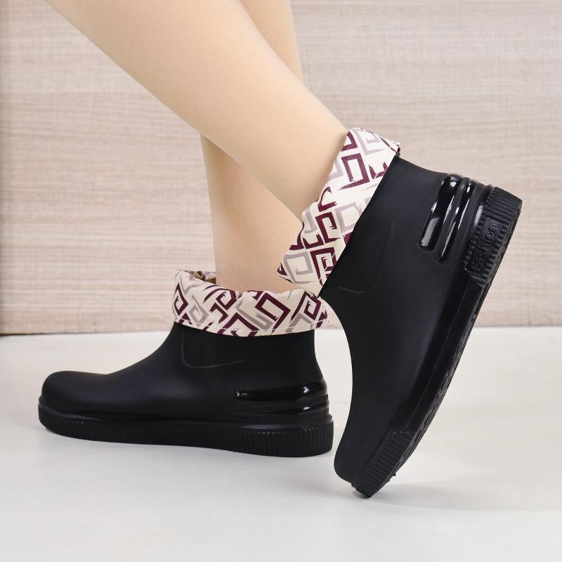 New Waterproof Shoes Female Student Rain Shoes Low-top Short Tube Fashion Plastic Shoes Non-slip Warm Velvet Cotton Cover Shoes