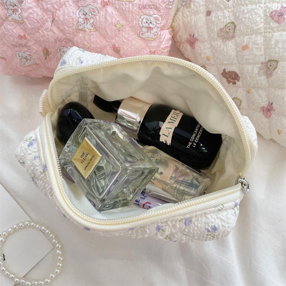 Fresh Quilted Girls' Cosmetic Bag: Large Capacity, Cute Storage, Zippered Pencil Case