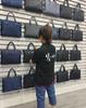 17-inch Lightweight Japan-Korea Laptop Commuting Handbag with Printed Logo