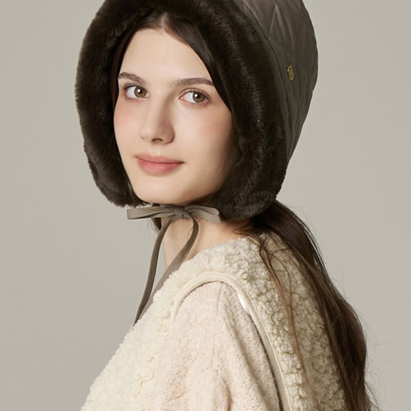 WHITE SANDS Hochdichte gesteppte Pelz-Mützenhaube Lublin (3 Farben)
