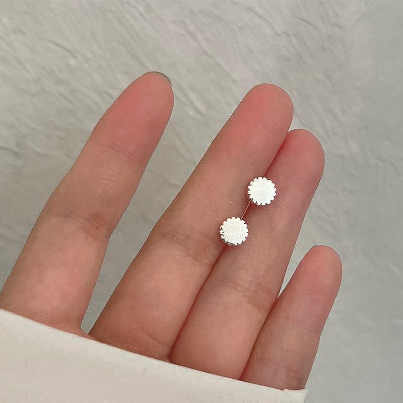 Raising Ear Holes, Small Stud Earrings for Women, Simple, Sweet, Small and Fresh Earrings, Niche Design, Versatile Earrings