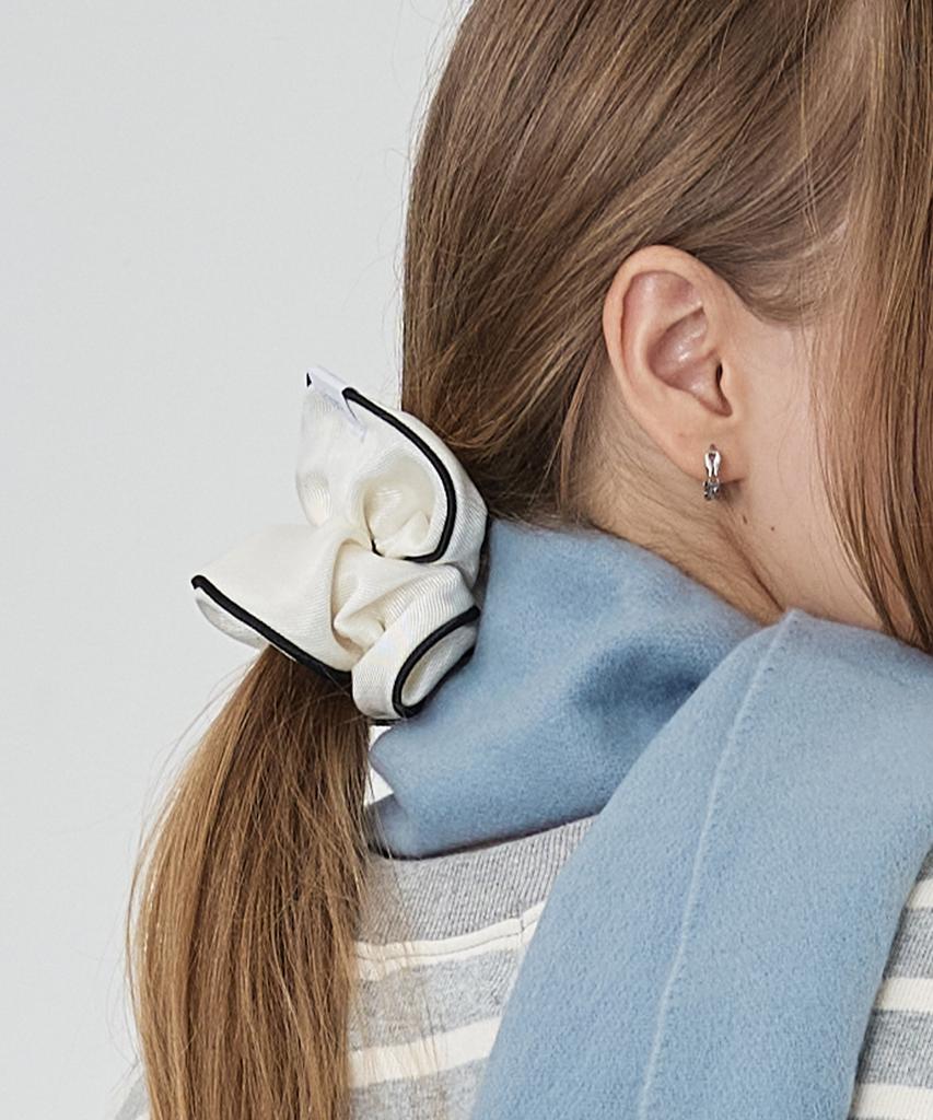 The-Abon Line Two-Tone Hair Scrunchie Black