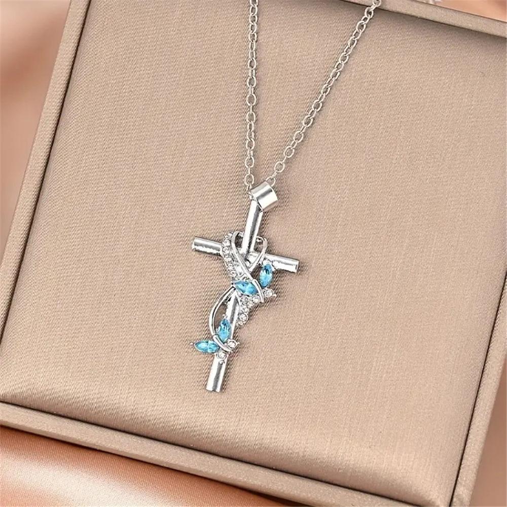 Süßes Weibliches Kristall Weiß Blau Zirkon Stein Schmetterling Kreuz Anhänger Halskette Vintage Silber Farbe Hochzeit Für Frauen