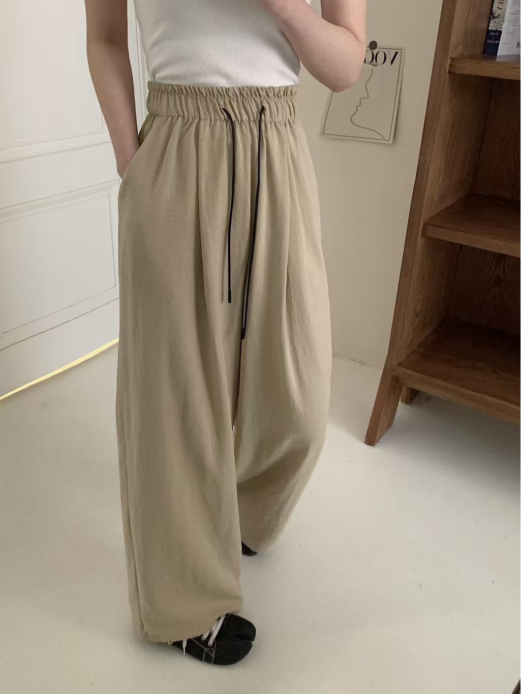 

Mannyfei Women s Milk Puff Pleated Wide-Leg Pants - Casual, Loose & Slimming Fit M [80-105 lbs]