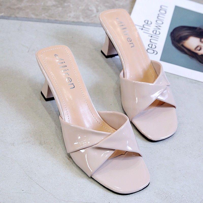 High-heeled Slippers Women's Summer 2025 New Internet Celebrity Mid-heeled Shoes Mother Fashion Square Heel Thick-heeled Slippers Outer Wear One-wor