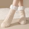 Fleecegefütterte Crew-Socken Warme Hausschuhe mit rutschfesten Noppen Damen Verdickte Flauschige Wintersocken zum Entspannen zu Hause Schlafen