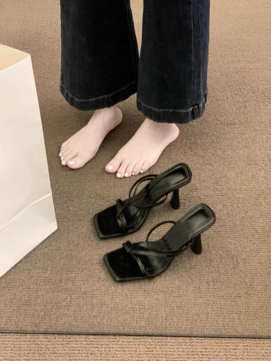 

Красивые французские босоножки на высоком каблуке женские белые туфли с одним словом на высоком каблуке женские 2024 новые классные тапочки женская летняя одежда 35