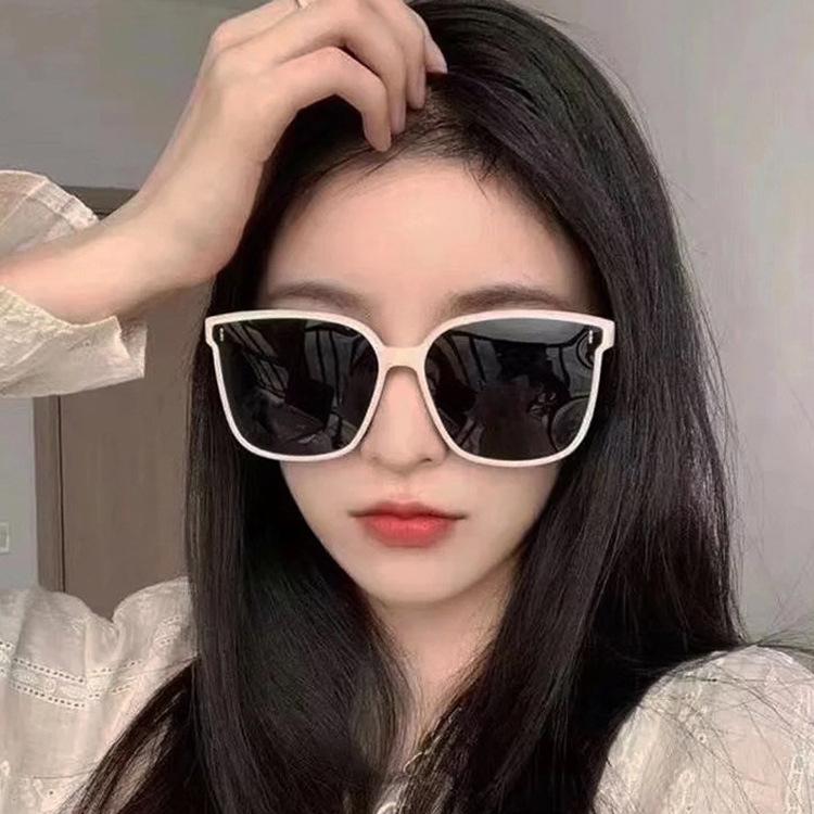GM Women's Sleek Face-Slimming Unisex Polarized Sunglasses - High-End UV Sun Protection