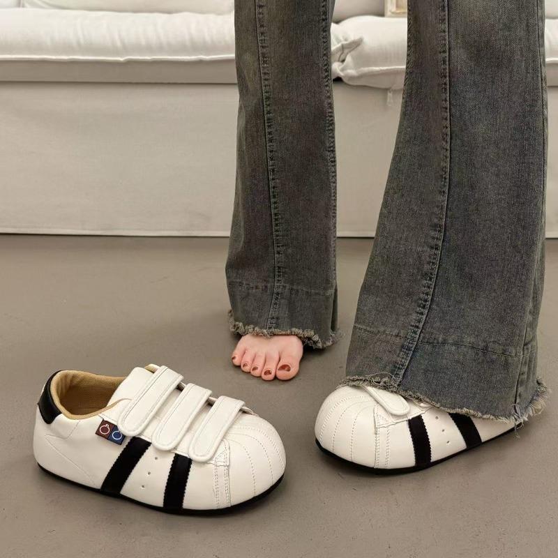 The New Velcro Shoes Are Casual and Versatile White Sneakers, Fashionable, Simple, Niche, and Cute