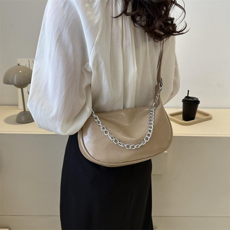 Stylish Pu Dumpling Shoulder Bag For Women In Trendy Fall Colors Ideal For Casual Commuting