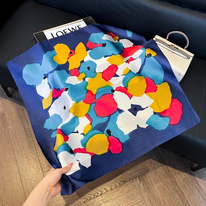New silk scarf women's fashion versatile high-end small square scarf Korean version neck protection scarf spring and autumn retro scarf binding bag