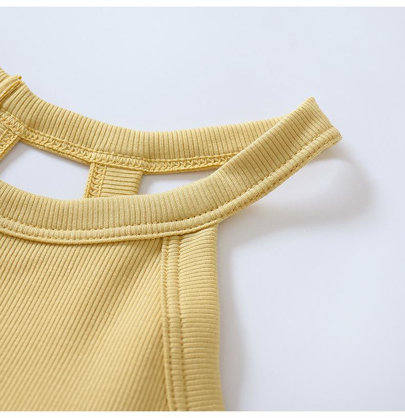 Dámský top bez rukávů, slim fit, halterový střih, krátký top s vycpávkami na hrudníku – bez kostic, krátké tílko.