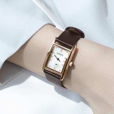 Dámské hodinky Nový styl Dámské hodinky Retro Malý čtvercový ciferník Temperament Jednoduchý řemínek Pracoviště Malé čtvercové hodinky