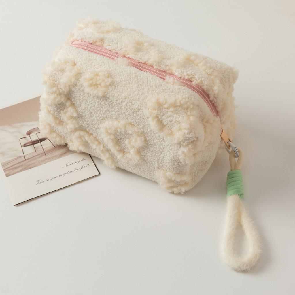 Sweet Plush Cosmetic Organizer With Heart Pattern And Zipper Closure For Women And Men