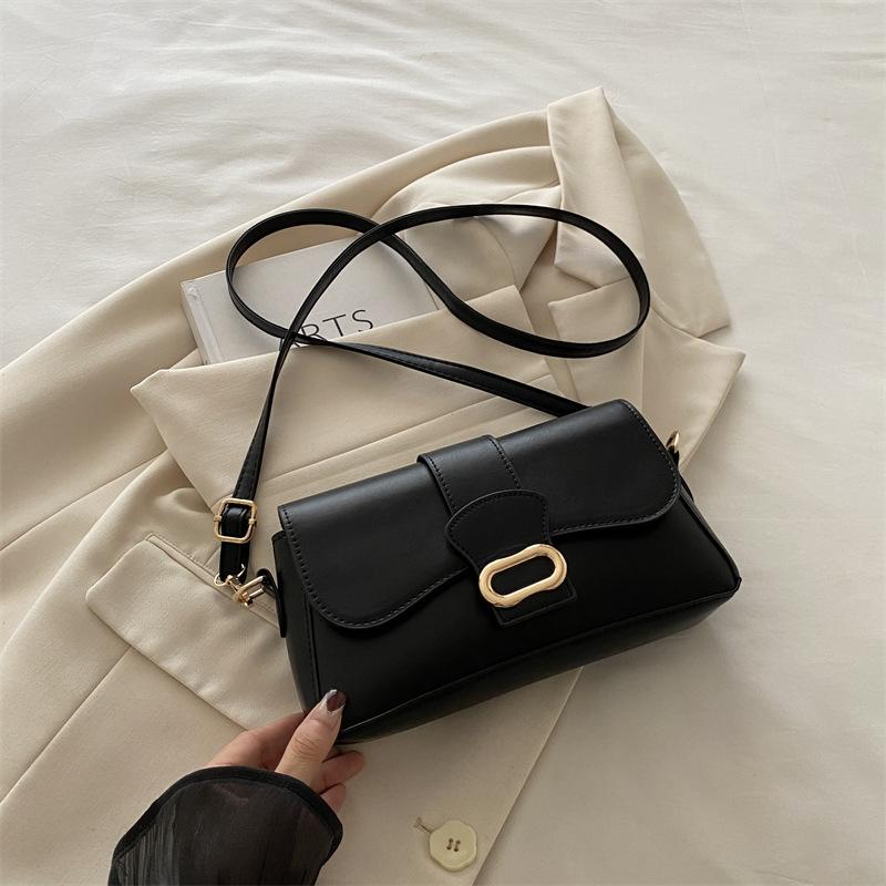 Niche Design Texture Hand Bag 2024 New Foreign Style Simple Casual Foreign Style Personalized Shoulder Armpit Messenger Bag