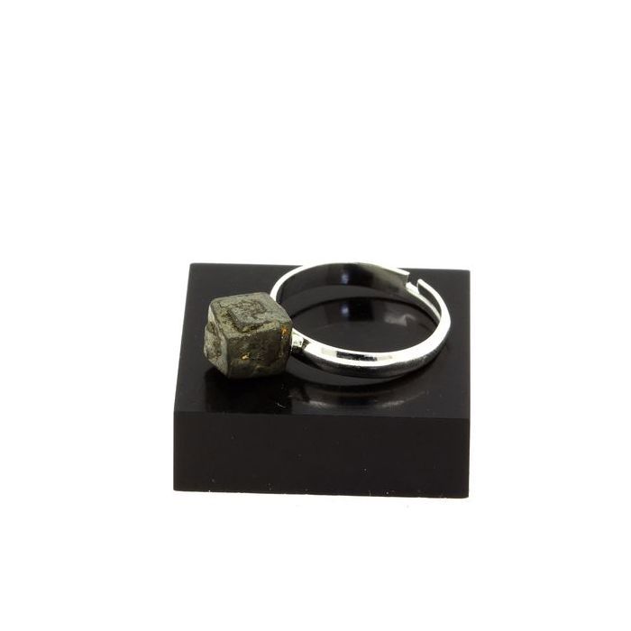 Steine ​​und Mineralien. Ring Pyrit roh versilbert. 13,59 Karat. Größe verstellbar.