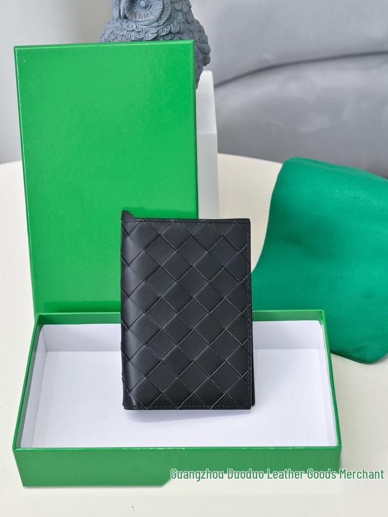 Genuine Leather Diamond Pattern Bi-Fold Wallet with Multi-Card Slots and Passport Holder