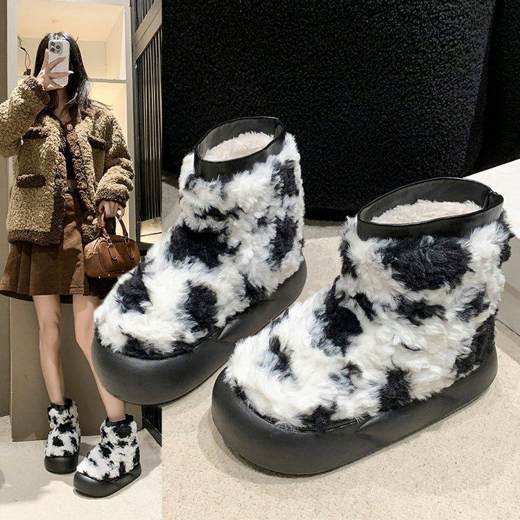 

Cow fluffy snow boots women s winter new cute fluffy thick-soled piled thickened warm big cotton shoes 40/41 темно-коричневого кольору