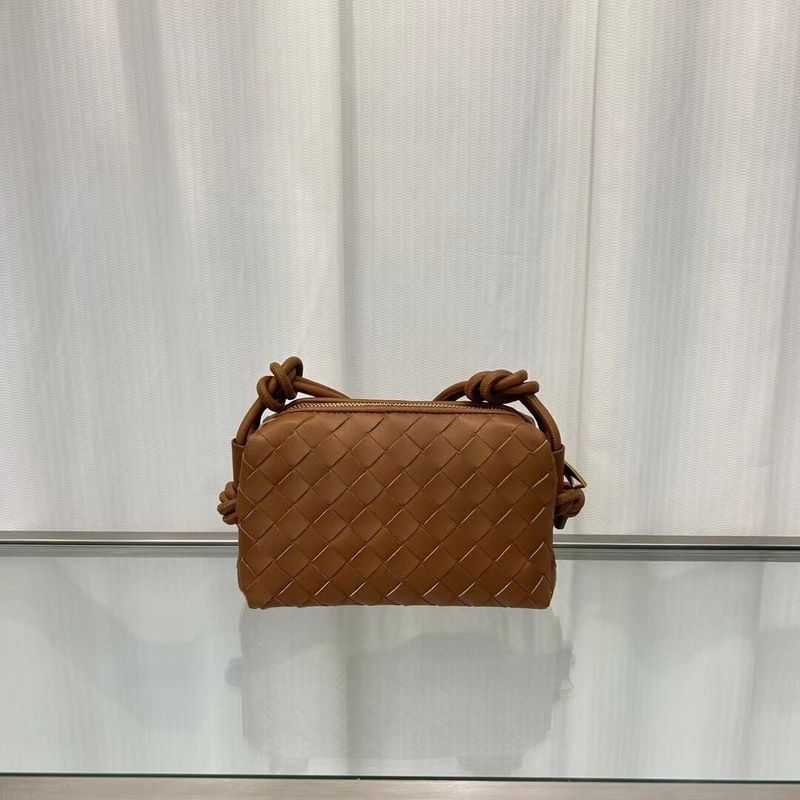 

Миниатюрная повседневная плетеная сумка через плечо из натуральной кожи ручной работы Caramel