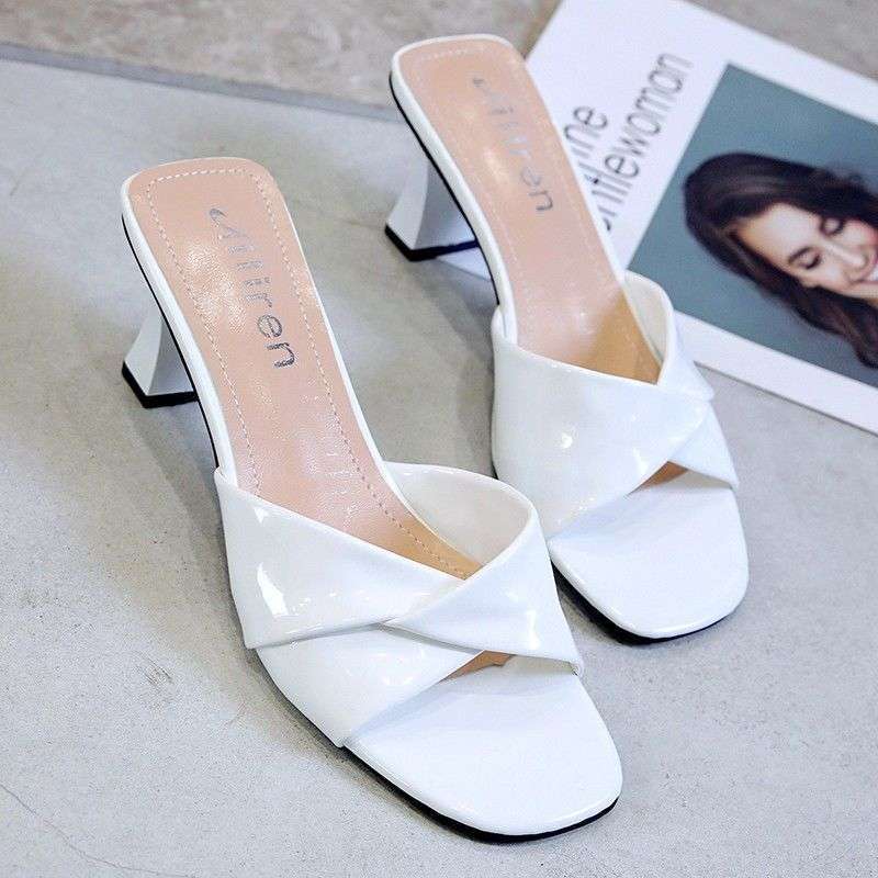 High-heeled Sandals Women's Summer 2025 New Mid-heel Explosion Fashion Square Root Thick-heeled Slippers Outer Wear One-word Drag