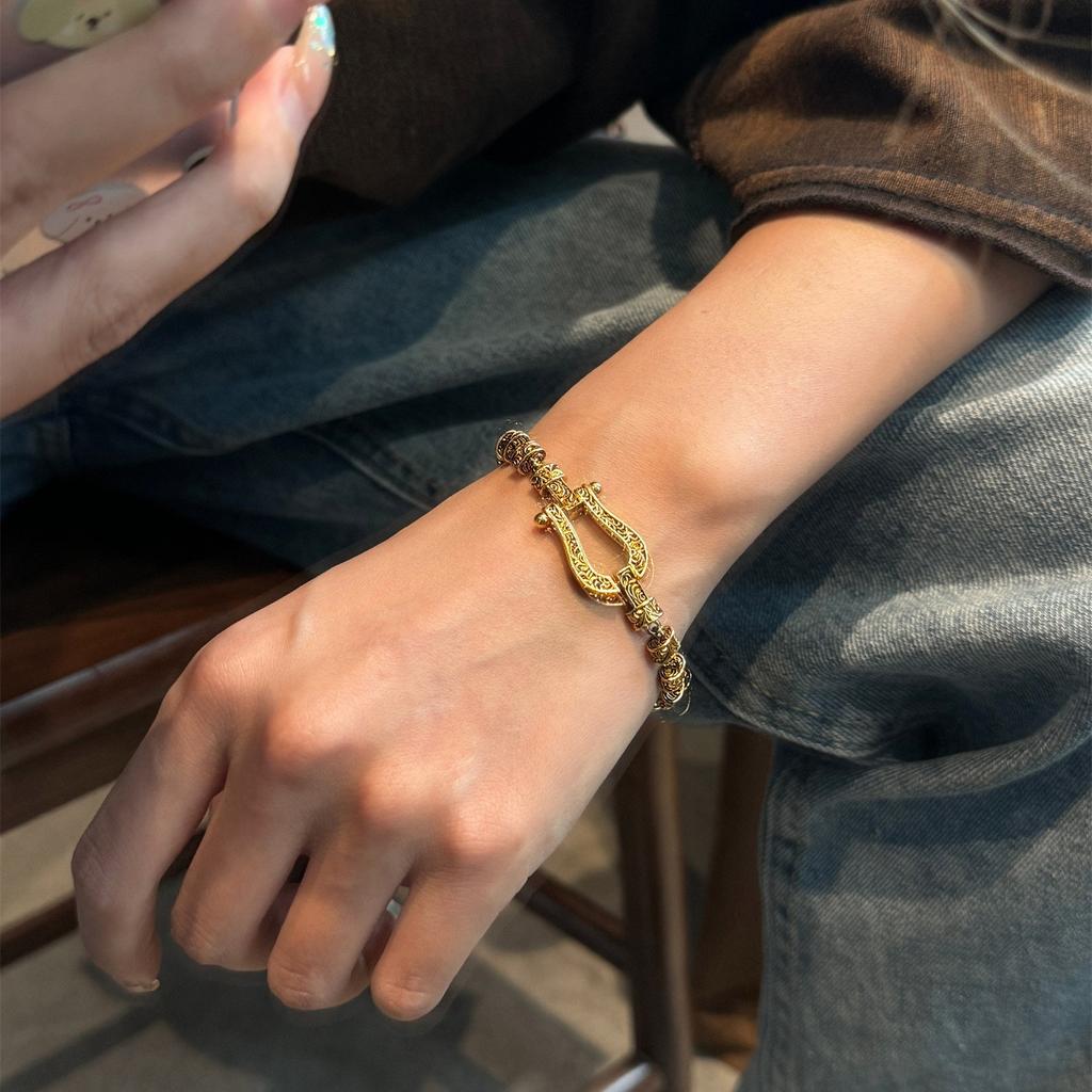 Light Luxury Retro U-Shaped Tang Grass Horseshoe Bracelet, Feminine Temperament Design, Personalized High-Grade Versatile Trend Hand Jewelry