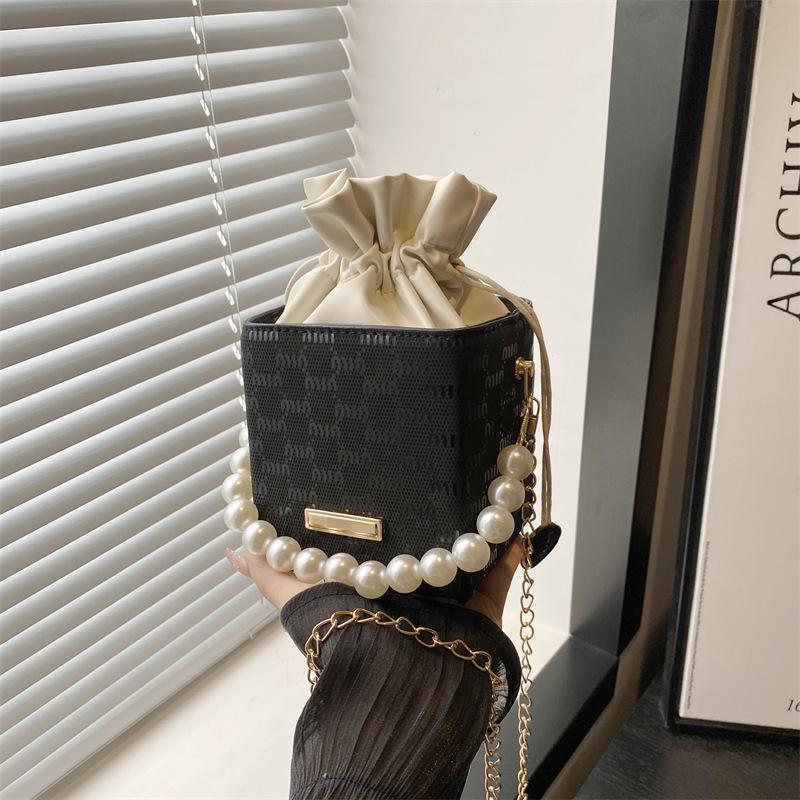 Premium Sense Small Bag Women's 2025 New Pumping Belt Bucket Bag Women's Leisure Chain Bag Beaded Shoulder Messenger Bag