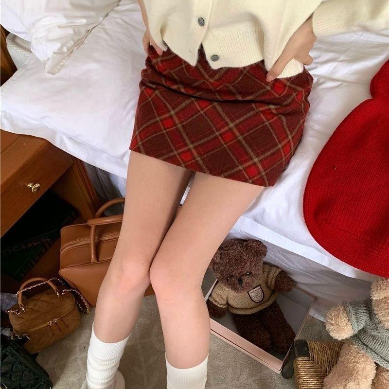 2025 Women's New Year Red Plaid Wool A-line Skirt: High Waist, Slimming, Hip-Hugging Petite.