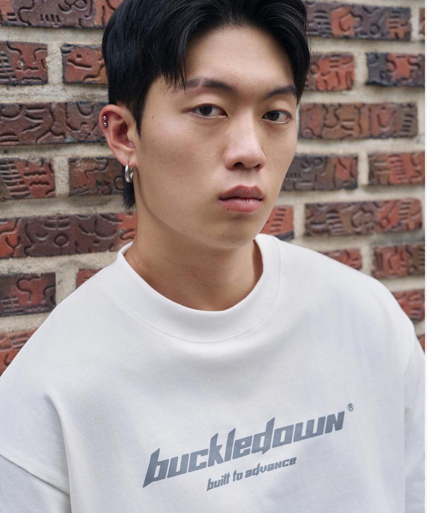 Beokeuldaun Simple Oversized Electronic Bd Printed Half-Neck T-Shirt (White)