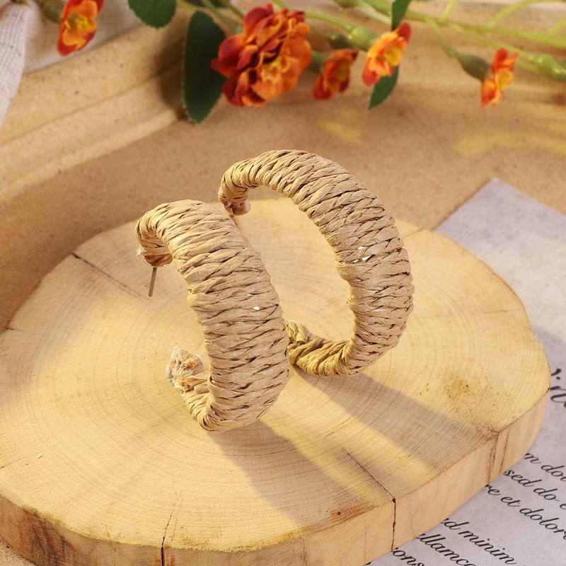 Niche design raffia C-shaped stud earrings exaggerated personality earrings colorful large circle wind women retro earrings tide