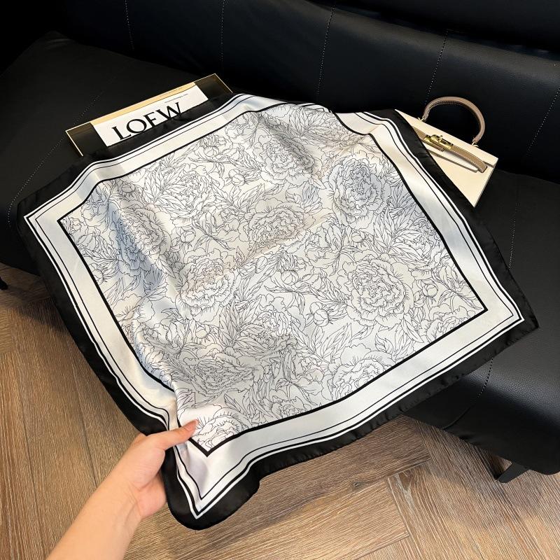 New silk scarf women's fashion versatile high-end small square scarf Korean version neck protection scarf spring and autumn retro scarf binding bag