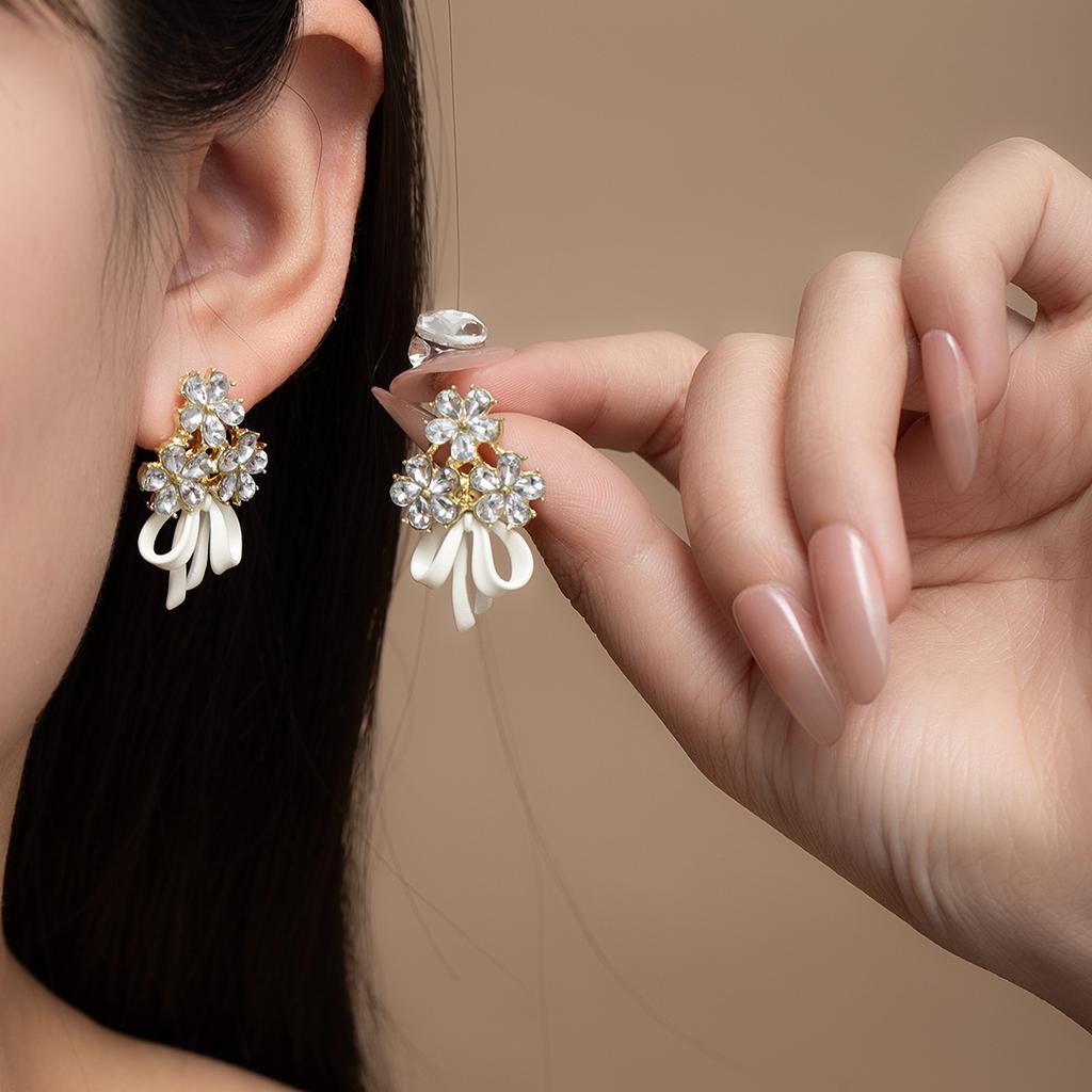 Super Fairy Sweet Flower Stud Earrings Light Luxury White Bow Ribbon Fringed Earrings Exquisite Niche Earrings