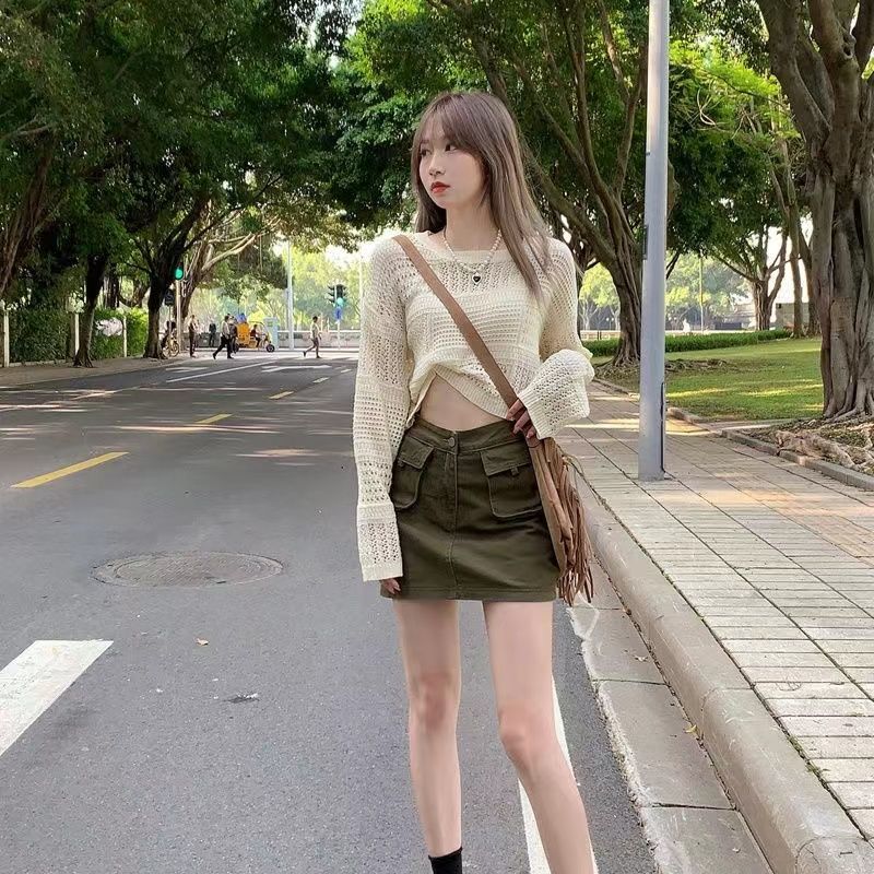 Short Hollowed Out Sun Resistant Knitted Cover for Women's Spicy Girls In Autumn Retro Loose Design Niche Long Sleeved Top